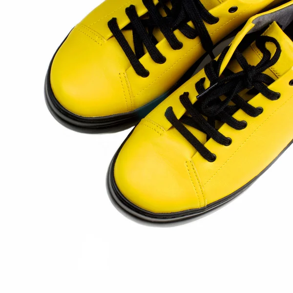 Nosítka Luxusní Kůže Soudobé Žluté Boty Černou Podrážkou Tkaničky Izolované — Stock fotografie