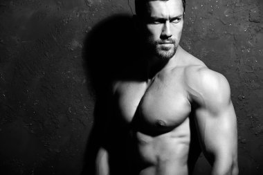 Güçlü atletik adam portresi