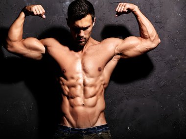 Güçlü atletik adam portresi