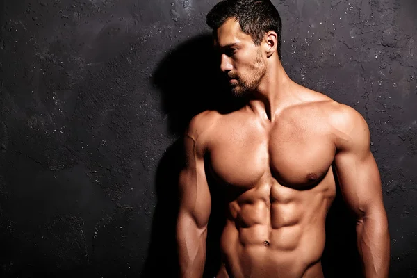 Güçlü atletik adam portresi