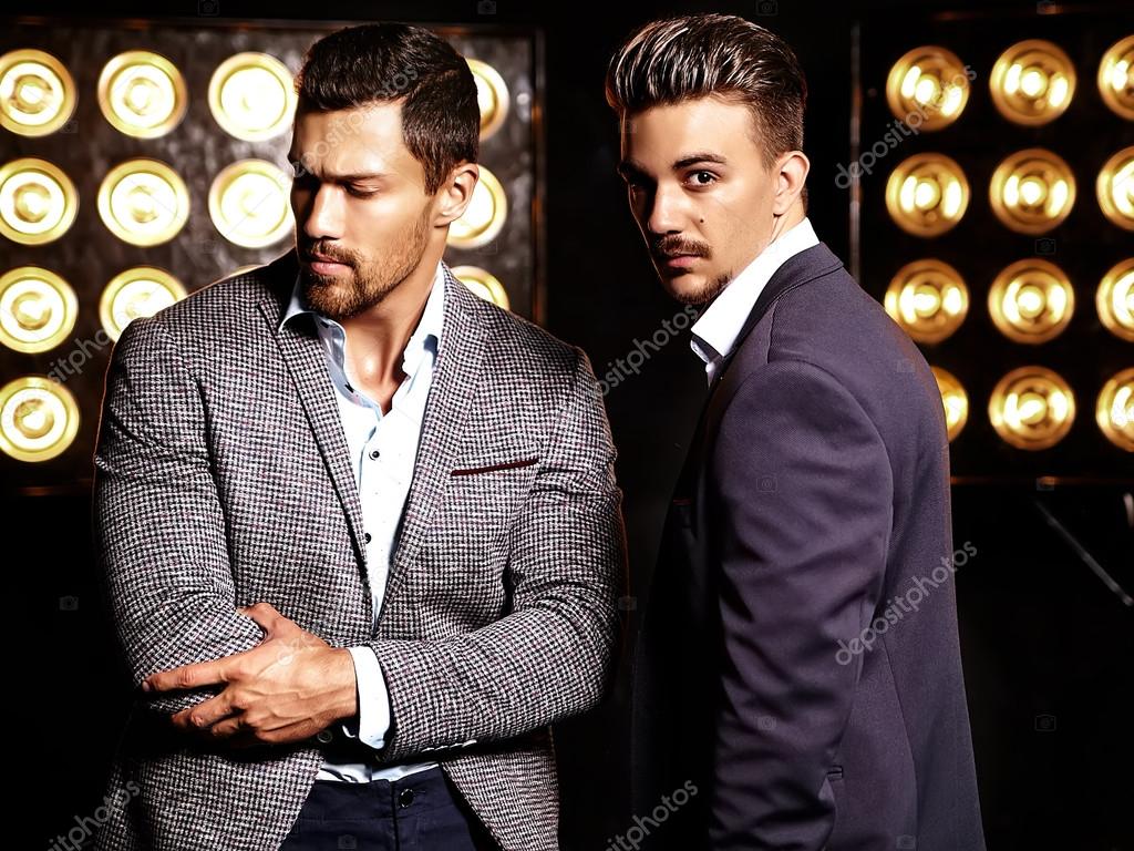 Hombres bien vestidos fotos de stock, imágenes de Hombres bien vestidos sin royalties | Depositphotos Hombres bien vestidos fotos de stock, imágenes de Hombres bien vestidos sin royalties | Depositphotos