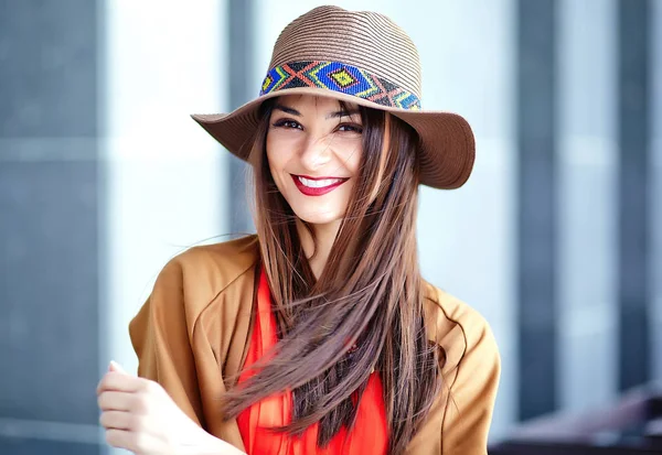 Sexy smiling beautiful young hippie woman model in summer  hipster clothes — Stock Photo, Image