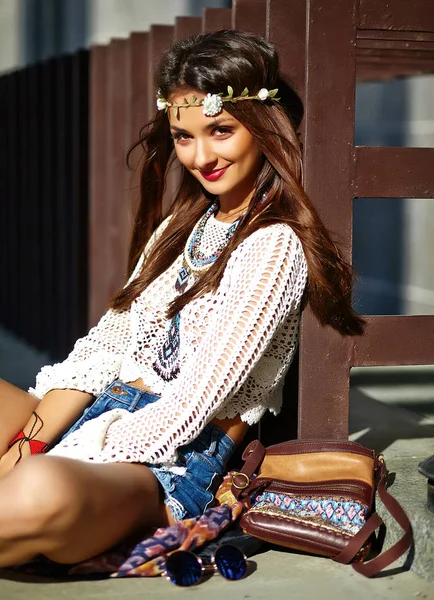 Sexy smiling beautiful young hippie woman model in summer  hipster clothes — Stock Photo, Image