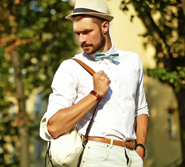 Handsome hipster model man in stylish summer clothes — Stock Photo, Image