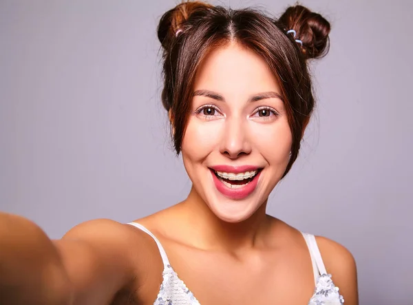 Portret Van Mooie Schattige Brunette Vrouw Model Casual Kleding Zonder — Stockfoto