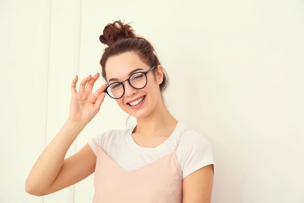 Portrait Jeune Belle Femme Brune Modèle Fille Avec Maquillage Été — Photo