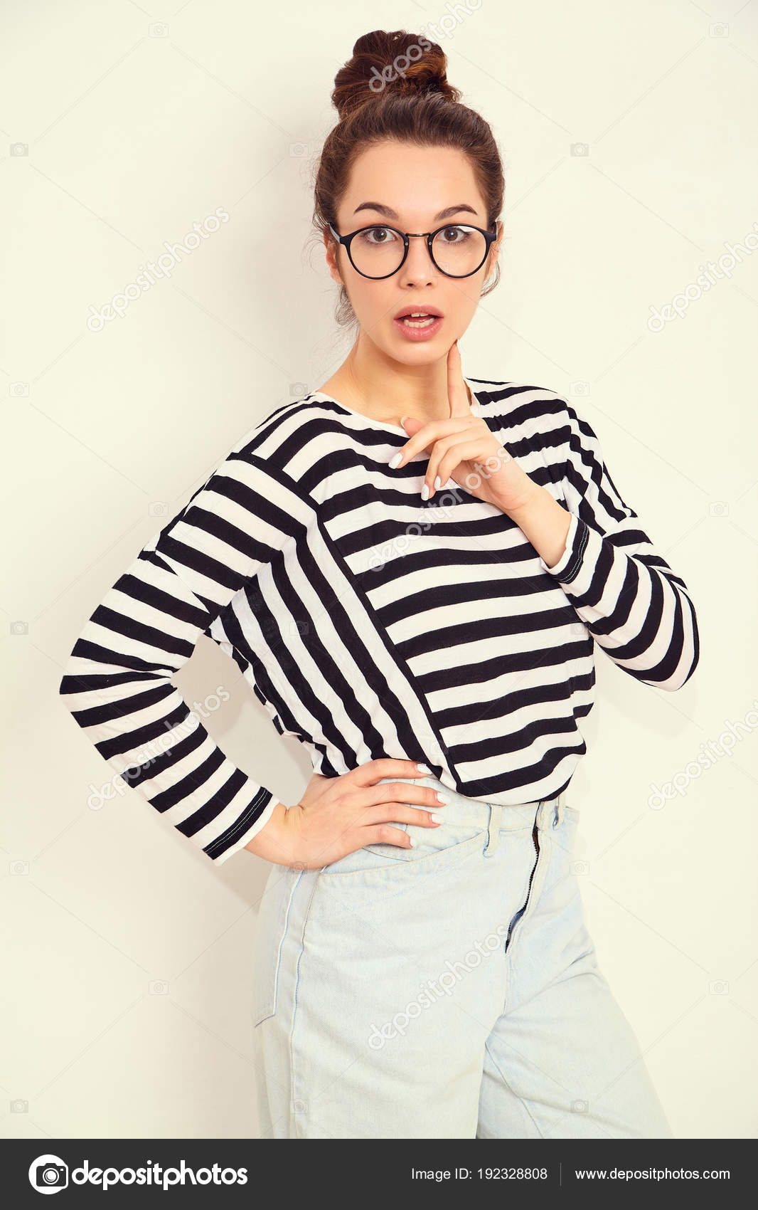 Young girl nude with glasses photos 136