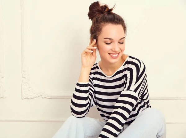 Portrait Jeune Belle Femme Brune Modèle Fille Avec Maquillage Dans — Photo