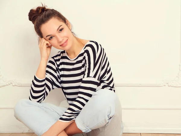 Portrait Jeune Belle Femme Brune Modèle Fille Avec Maquillage Dans — Photo