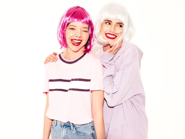 Twee Jonge Sexy Lachende Hipster Meisjes Pruiken Rode Lippen Mooie — Stockfoto