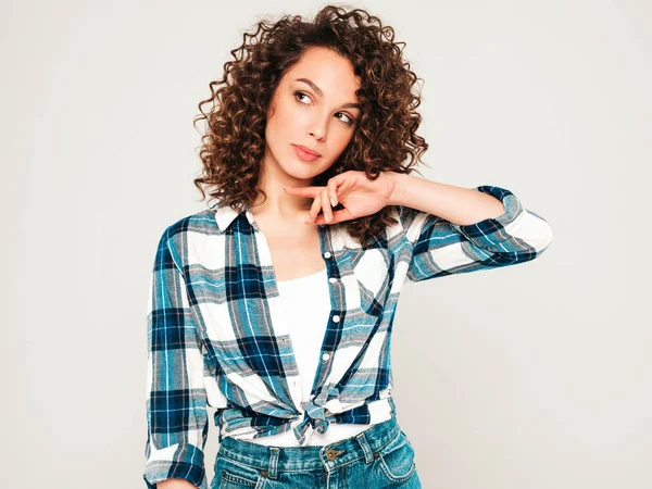 Portrait Beautiful Smiling Model Afro Curls Hairstyle Dressed Summer Hipster — 스톡 사진