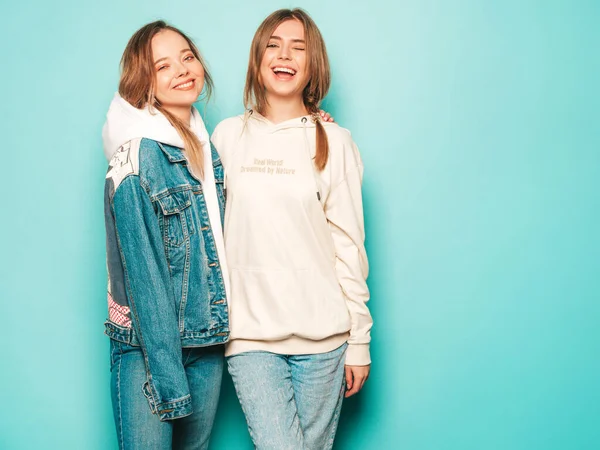 Deux Jeunes Belles Brunes Souriantes Hipster Girls Sweat Capuche Été — Photo