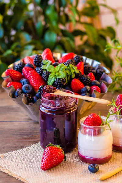 Healthy yogurt with mix of berry — Stock Photo, Image