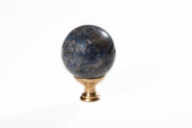 Doğal taştan yapılmış kapı kolu