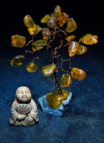 Amber Bonsai ağacı ve peri — Stok fotoğraf
