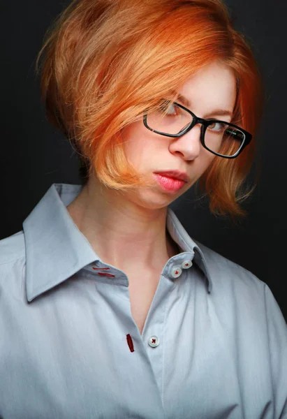 Vrouw Vinden Werk Studio Portret — Stockfoto