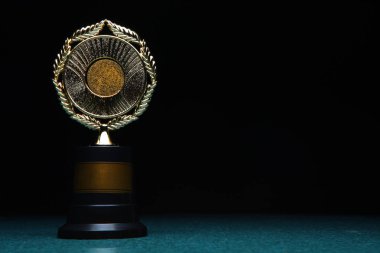 Altın Kupa Studio kaliteli siyah arka plan