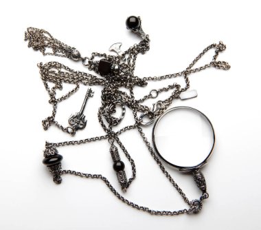 Gümüş Vintage zinciri beyaz arka plan stüdyo