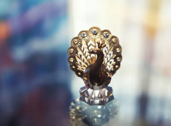 Guld Peacock Crystal Makro Bakgrunden Dagsljus — Stockfoto