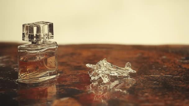 Mgły Rano Butelki Szklane Perfumy — Wideo stockowe