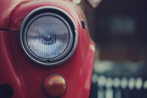 Voiture Rouge Village Printemps — Photo