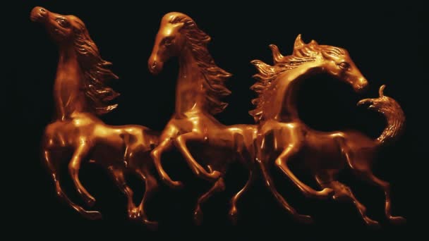 Guld Hästar Figur Footage — Stockvideo