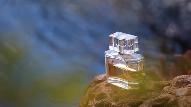 Cam parfüm şişesi bahar Nehri