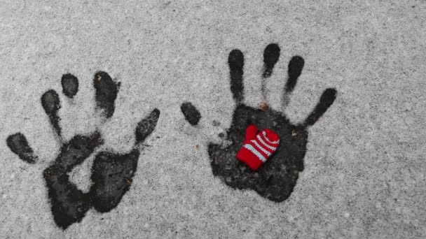 Μαλλί Γάντια Χέρι Ίχνος Χιόνι Φόντο Πλάνα — Αρχείο Βίντεο