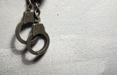 Demir kelepçeler, duvarlar, arka plan 