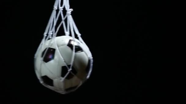 ボールの暗い背景の映像 — ストック動画