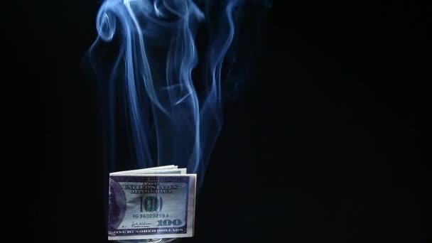 Záběry Peněz Kouř Tmavé Pozadí — Stock video