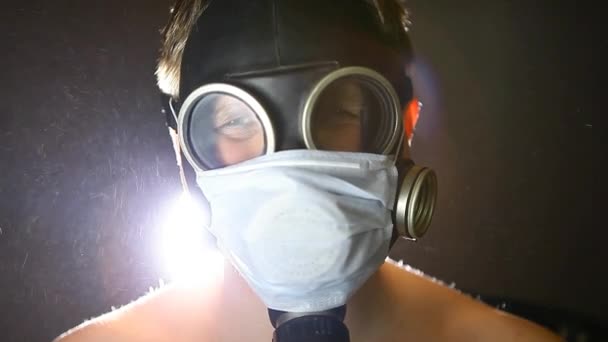Πλάνα Του Ανθρώπου Μάσκα Αερίων — Αρχείο Βίντεο