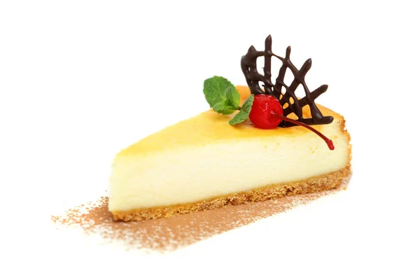 Vanille Cheesecake met bessen en chocolade op witte pagina — Stockfoto