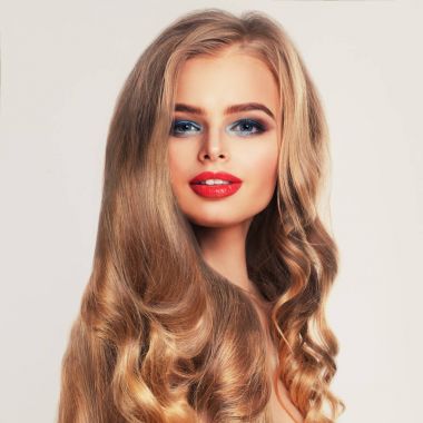 Güzel bir kadın modeli moda Güzellik Portresi. Güzel yüz