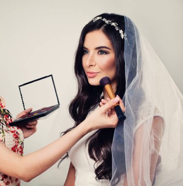 Düğün sahne makyaj. Güzel ve genç birbayan nişanlısı