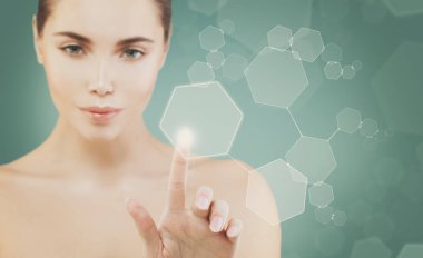 Sağlıklı Model kadın ve sanal Web görüntüsü.