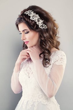 Güzel kadın nişanlısı moda portre 