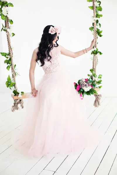 Piękna kobieta moda Model tiulowej sukience — Zdjęcie stockowe