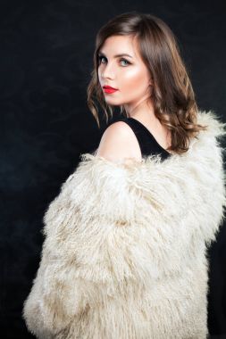 Mükemmel moda Model kabarık elbise.