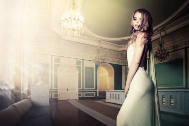 Vintage iç şık elbiseli Glamurous kadın