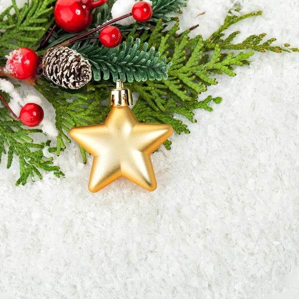 Fondo de Navidad. Decoración de Navidad, rama de árbol de Navidad verde — Foto de Stock