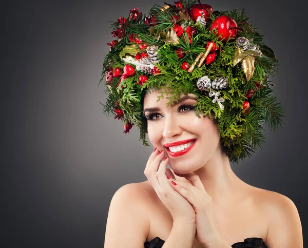 Mükemmel Noel Kız Gülümsüyor Sevimli Gülümseme Ile Güzel Model — Stok fotoğraf