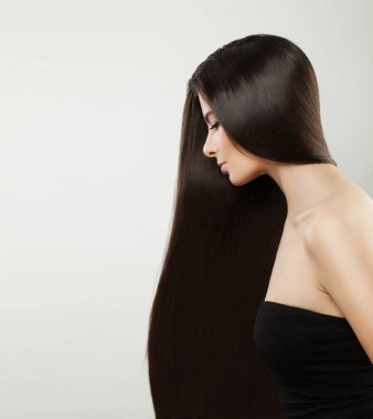 Güzel bir kadınla uzun ipeksi saç modeli, kadın profili