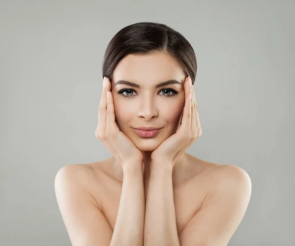 Spa vrouwelijke gezicht gezond Model vrouw. Skincare Concept — Stockfoto