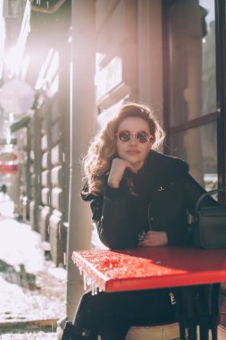 Avrupa Street Cafe güzel Bayan