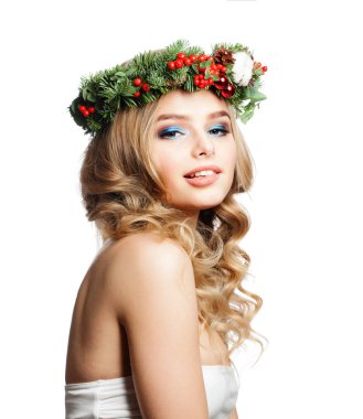 Mutlu komik kız. Beyaz tenli Noel modeli.