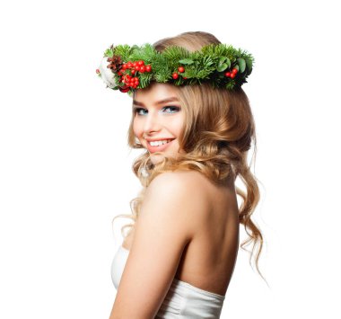 Gülen Noel kadını beyazda soyutlanmış