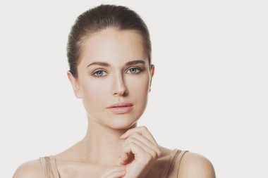 Zarif bir kadın portresi, güzel bir yüz yakından.