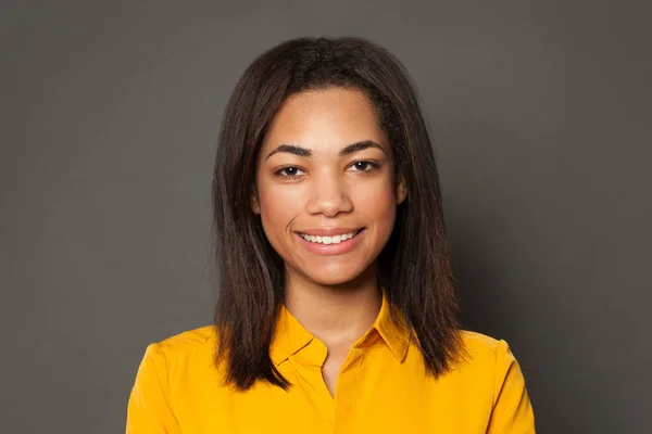 Pretty black woman student close up portrait — Stock Photo, Image