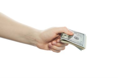 Beyaz arka planda izole edilmiş erkek eliyle nakit para. Amerikan Doları 100 banknot 